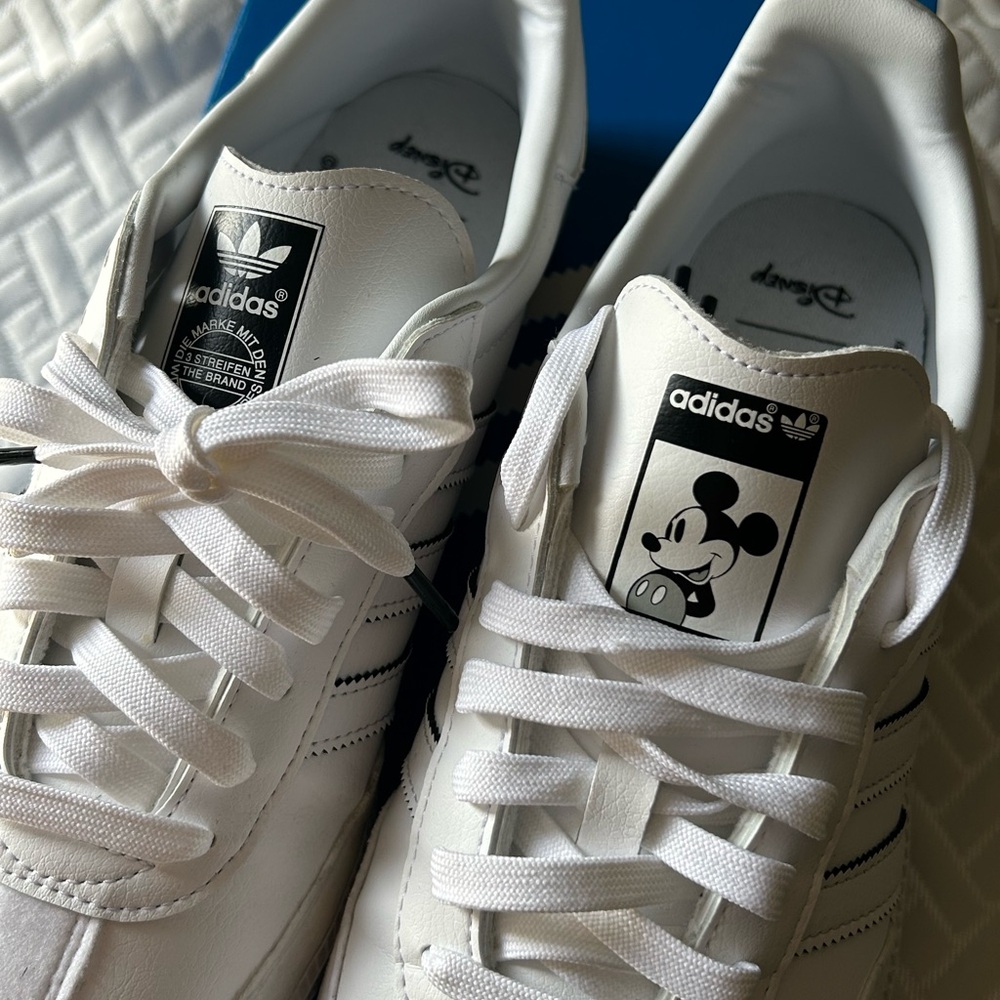 Disney Mickey samba